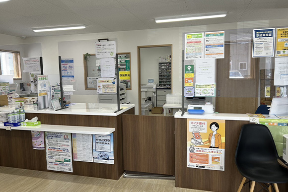 かえで薬局　楯岡新町店　内観